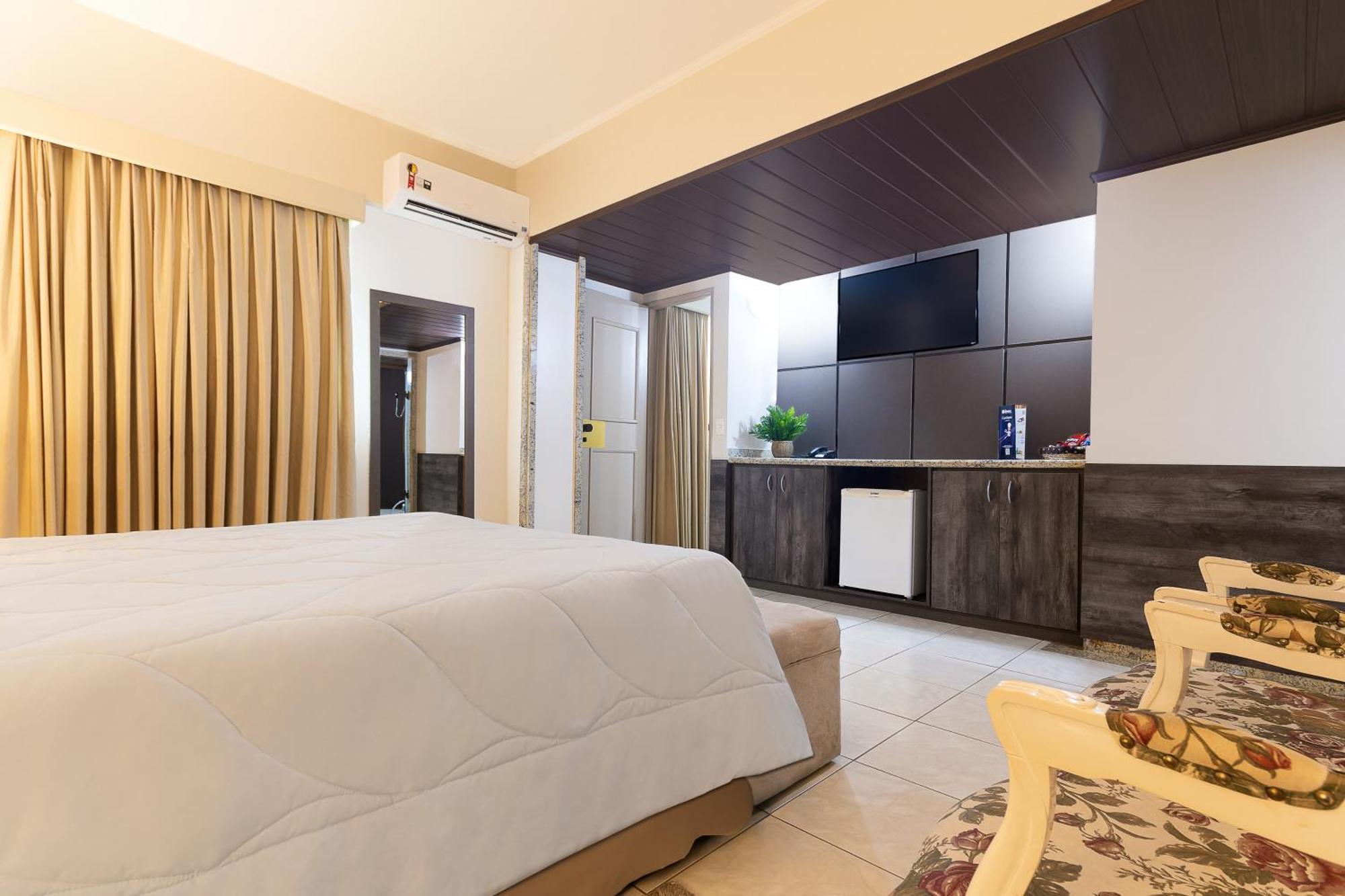 Hotel Dan Inn Franca & Convencoes By Nacional Inn Esterno foto