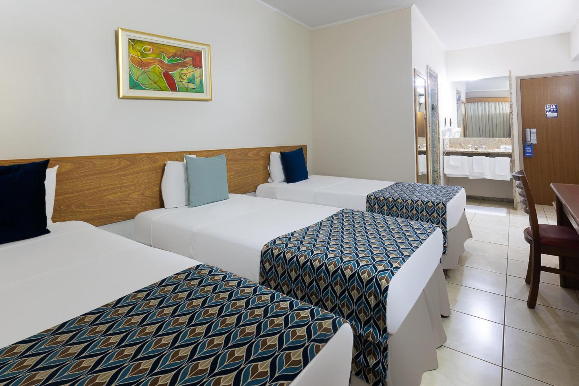 Hotel Dan Inn Franca & Convencoes By Nacional Inn Esterno foto